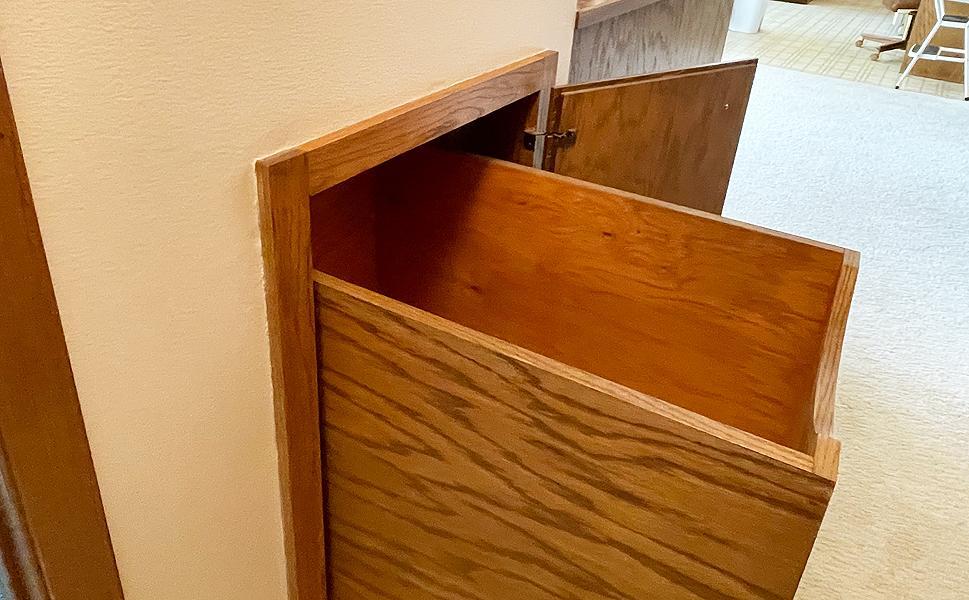 17 HallwayLaundryCart.jpg