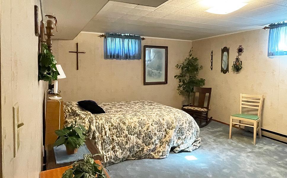33.6 Bedroom3-2Non-Conforming.jpg