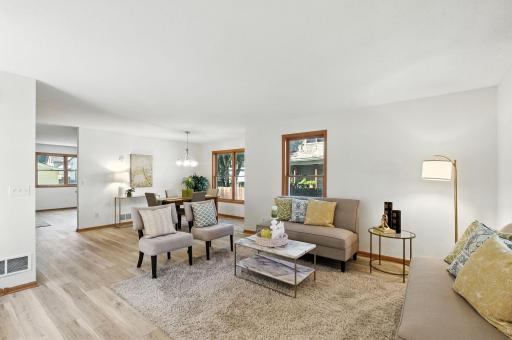 726 Thomas Avenue, Saint Paul, MN 55104