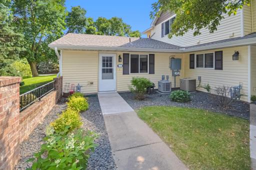 7666 13th Street N, Saint Paul, MN 55128