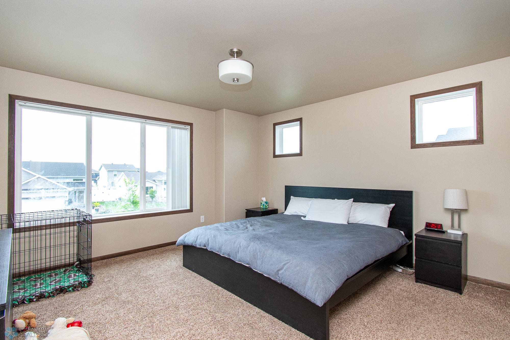 Primary Bedroom - Upper Level