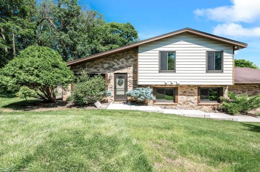 1010 Zanzibar Lane N, Plymouth, MN 55447