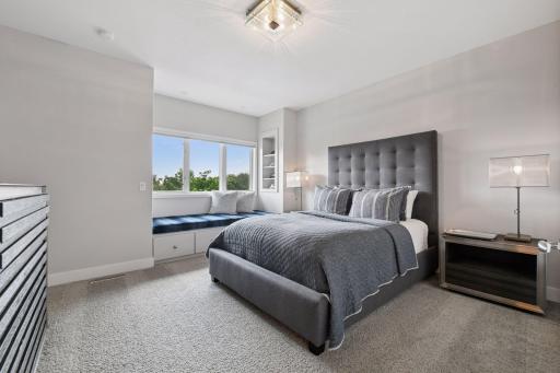 11068 Bell Oaks Estate Road, Eden Prairie, MN 55347
