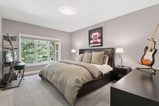 11068 Bell Oaks Estate Road, Eden Prairie, MN 55347