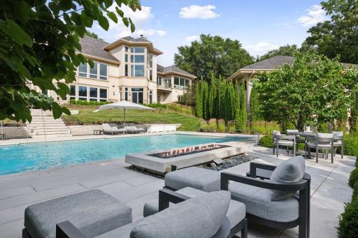 11068 Bell Oaks Estate Road, Eden Prairie, MN 55347