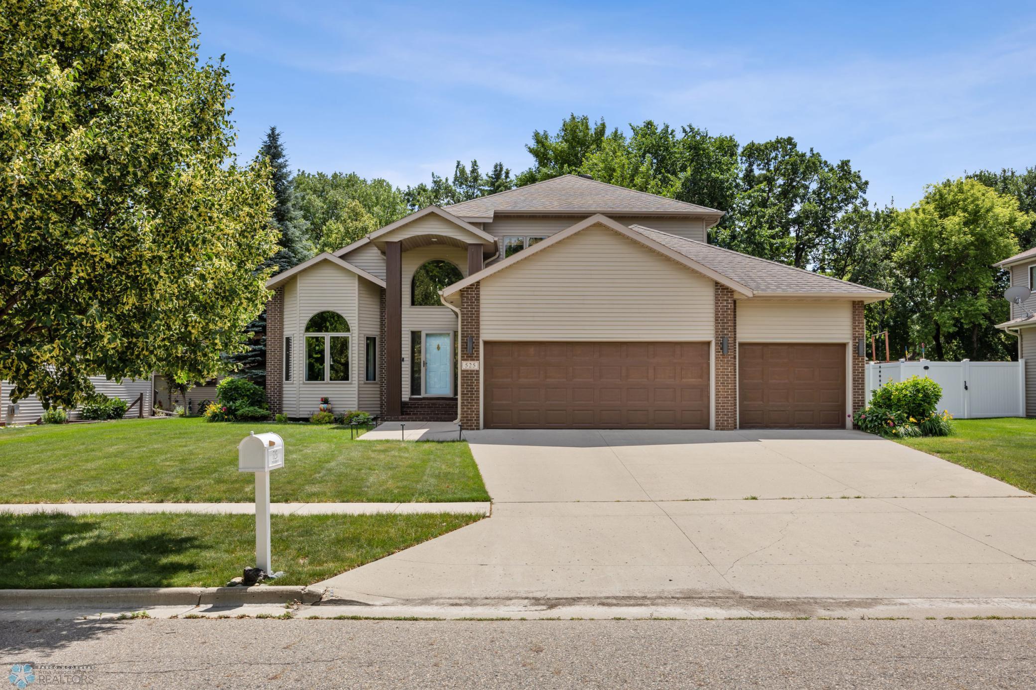 525 20 1/2 Avenue E, West Fargo, ND 58078