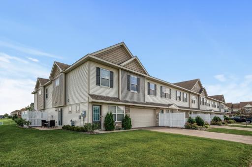 4783 Martingale Drive, Woodbury, MN 55129