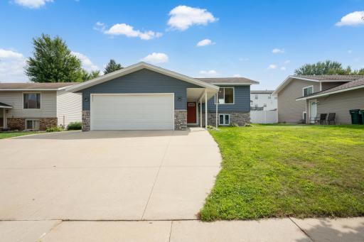 948 41st Street NW, Rochester, MN 55901
