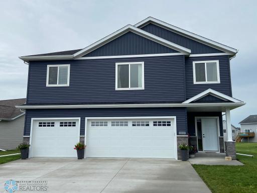 1819 67th Avenue S, Fargo, ND 58104