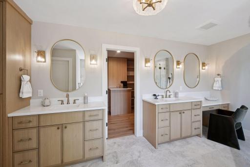 5625 Chowen Avenue S, Edina, MN 55410