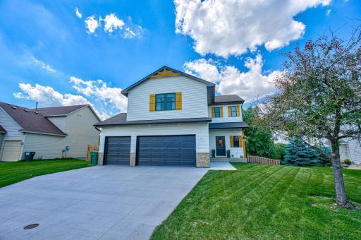 Practically brand-new, this beautifully built 5 bed, 4 bath home offers comfort, style, and thoughtful design throughout. All set in an excellent location in the heart of Hudson, within a friendly neighborhood and close to everything!