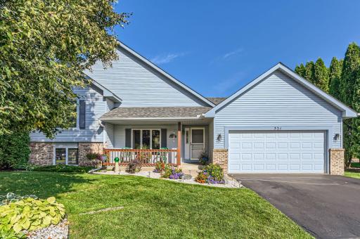 521 Weston Hills Court, Saint Paul, MN 55123