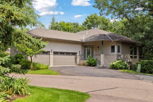 19 Summit Heights, North Oaks, MN 55127