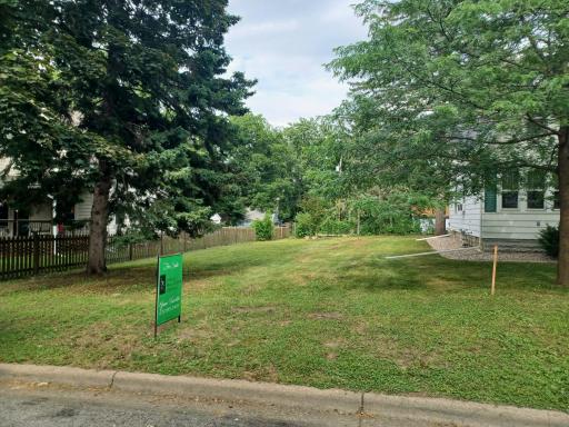 1840 Carl St, Lauderdale, MN 55113