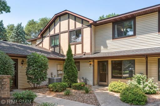 1111 W Royal Oaks Drive, Saint Paul, MN 55126