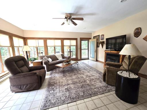 21200 5th Street NW, New London, MN 56273