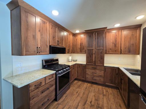 21200 5th Street NW, New London, MN 56273