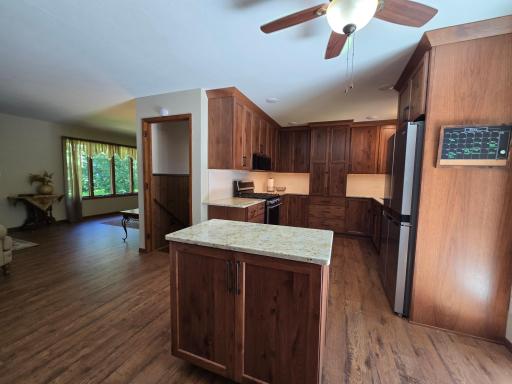 21200 5th Street NW, New London, MN 56273