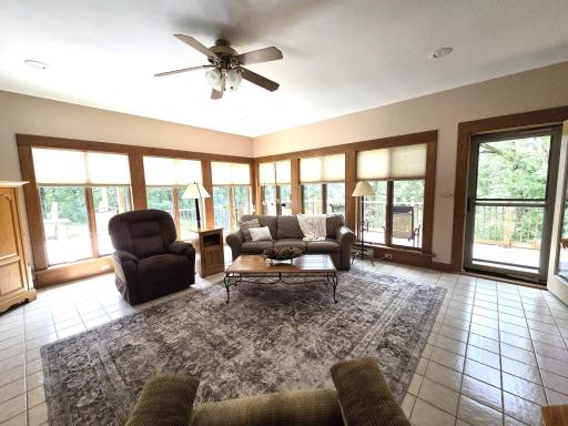 21200 5th Street NW, New London, MN 56273