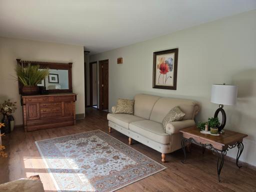 21200 5th Street NW, New London, MN 56273