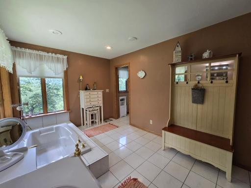 21200 5th Street NW, New London, MN 56273