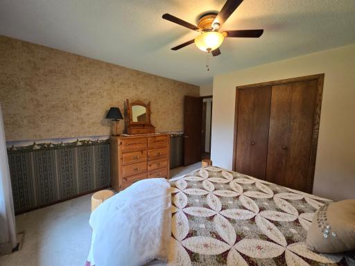21200 5th Street NW, New London, MN 56273