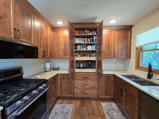 21200 5th Street NW, New London, MN 56273