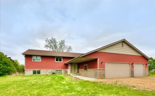 1043 Labarge Road, Hudson, WI 54016