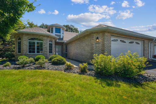 10370 Eagle Pointe Trail, Woodbury, MN 55129