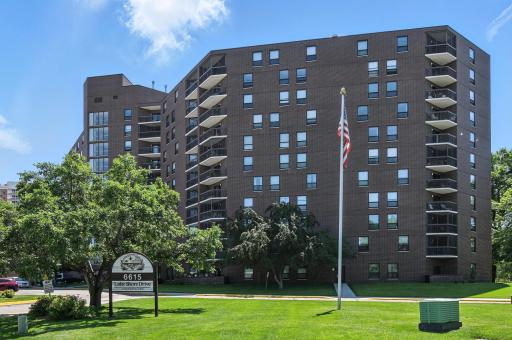 6615 Lake Shore Drive S, 317, Minneapolis, MN 55423
