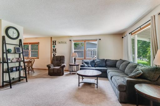 11_2053_29thStS_LivingRm2_mls.jpg