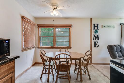 13_2053_29thStS_Dinette1_mls.jpg