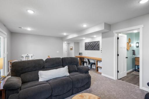 1126 Stonebridge Path, Jordan, MN 55352
