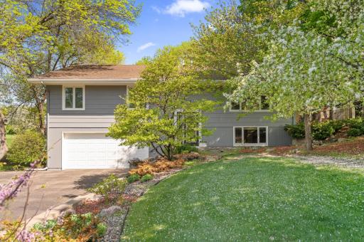 9610 28th Avenue N, Minneapolis, MN 55441