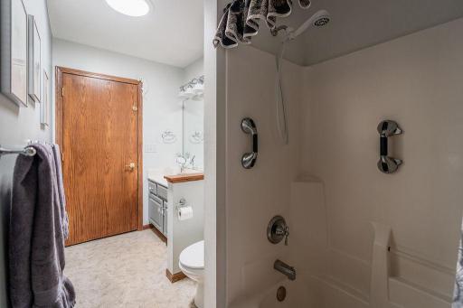 2711 S Cedar Avenue, Holmen, WI 54636