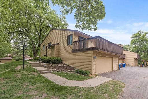 135 W Eagle Lake Drive, Maple Grove, MN 55369