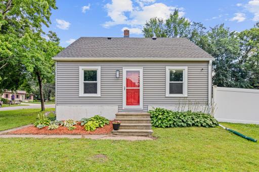 42 County Road C W, Saint Paul, MN 55117