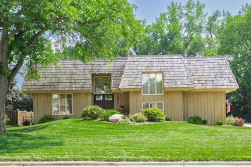 Welcome to 1050 Overlook Road, Mendota Heights