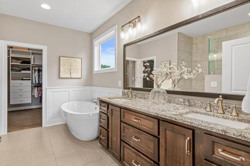 1972 Annika Drive N, Lake Elmo, MN 55042