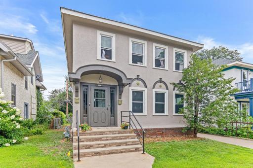 912 Linwood Avenue, Saint Paul, MN 55105