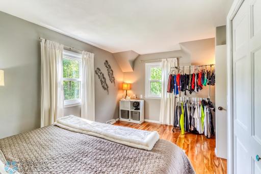 Upstairs Bedroom2_2.jpg