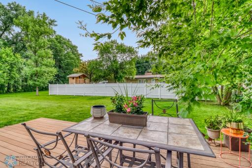 Backyard_deck1_4.jpg