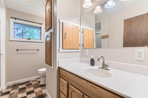 14829 50th Street N - MLS Sized - 015 - 12 Primary Bathroom.jpg