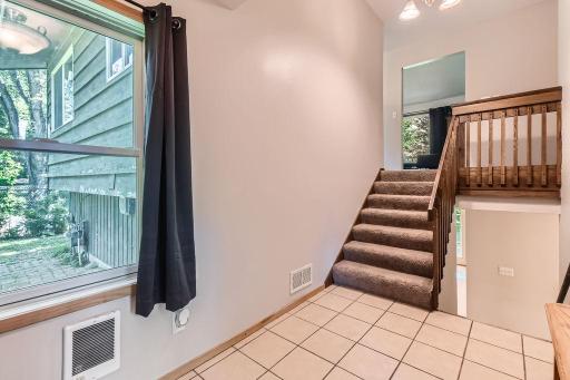 14829 50th Street N - MLS Sized - 026 - 24 Entrance.jpg