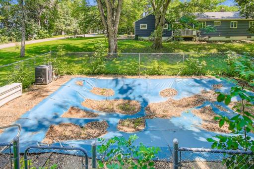 14829 50th Street N - MLS Sized - 031 - 30 Pool-Edit.jpg