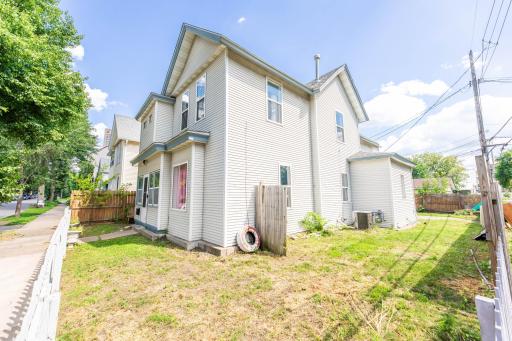 820 18 1/2 Avenue NE, Minneapolis, MN 55418