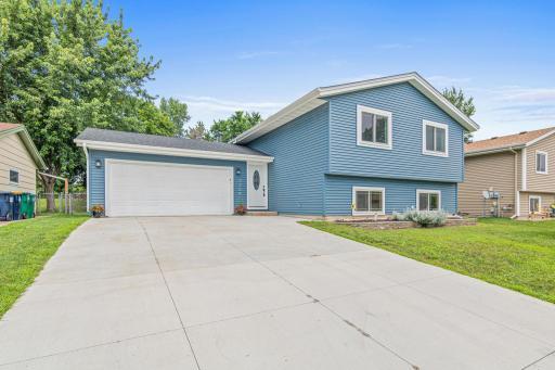 5704 Cedarwood Street NE, Prior Lake, MN 55372