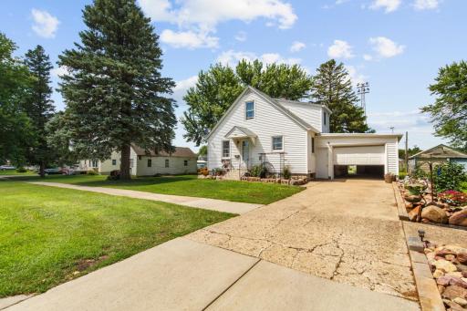 707 4th Avenue N, Lakefield, MN 56150