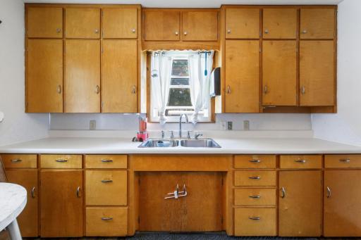 707 4th Avenue N, Lakefield, MN 56150