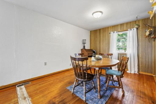 707 4th Avenue N, Lakefield, MN 56150